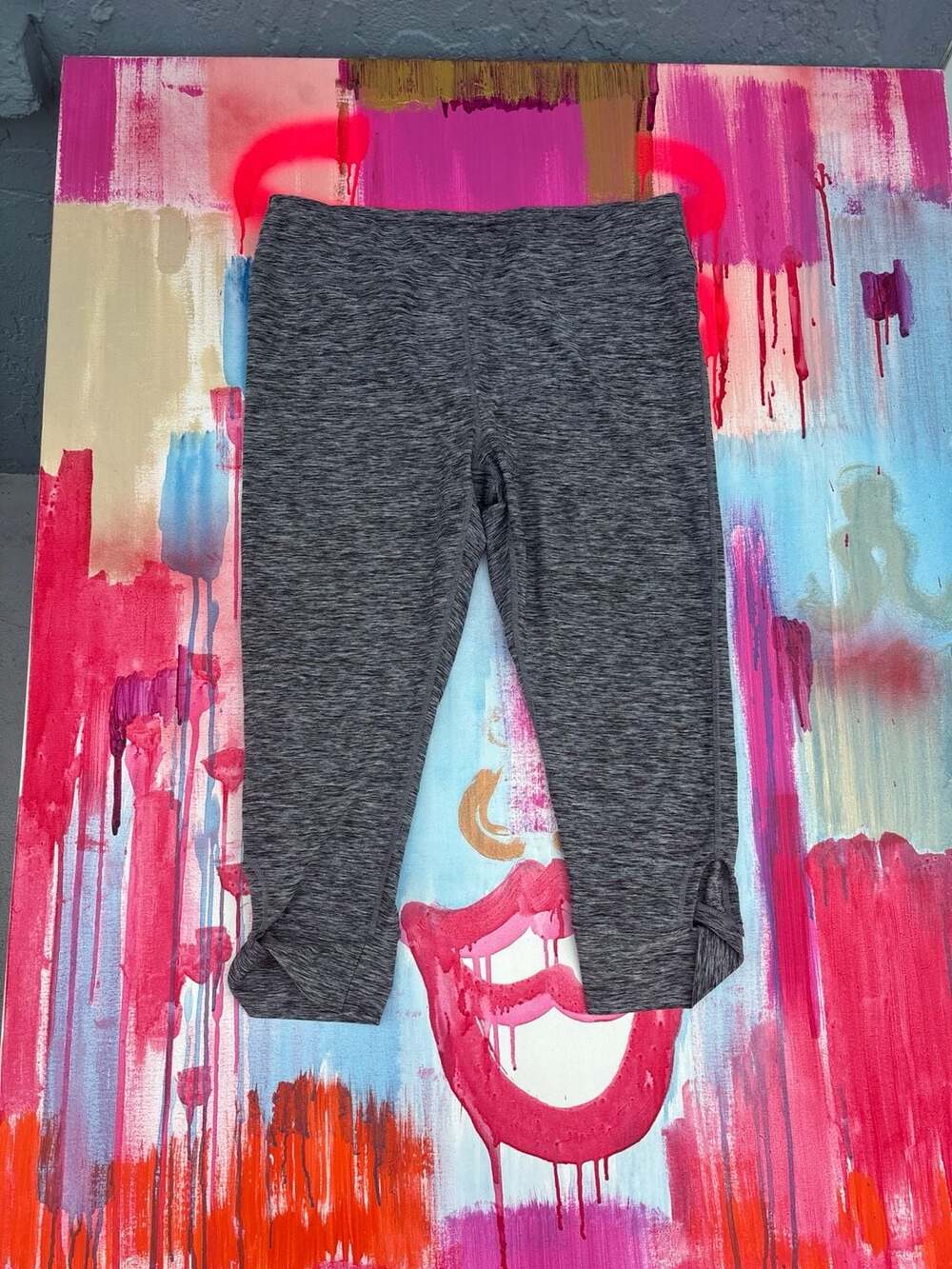 Gaiam Grey Heathered Criss-Cross Hem Yoga Capri Leggings Size XL